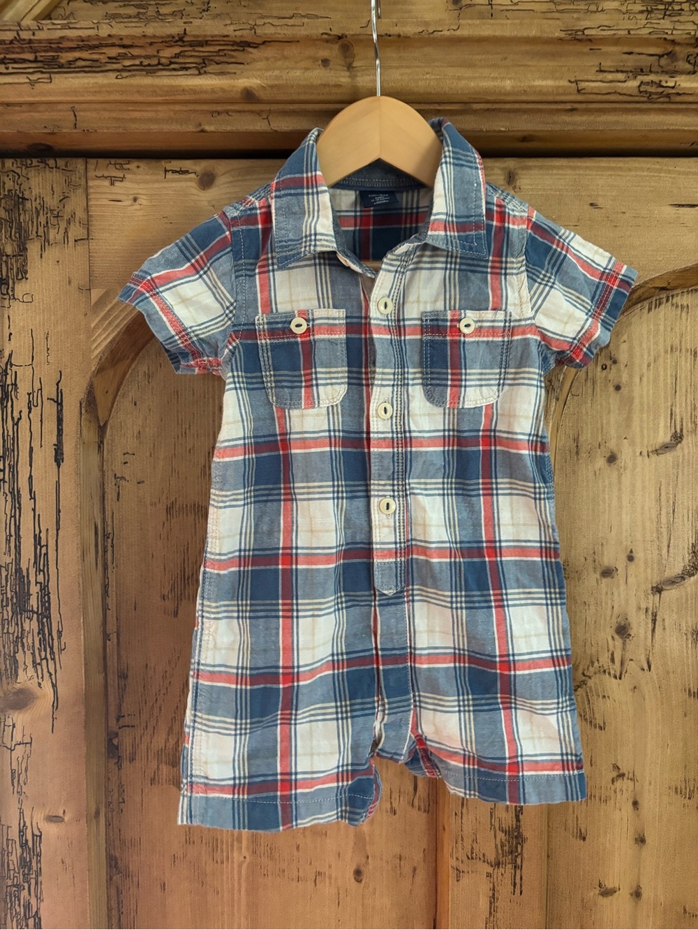 Baby Gap boys Classic Plaid Short-Sleeve Romper - Blue & Red Size 12-18M